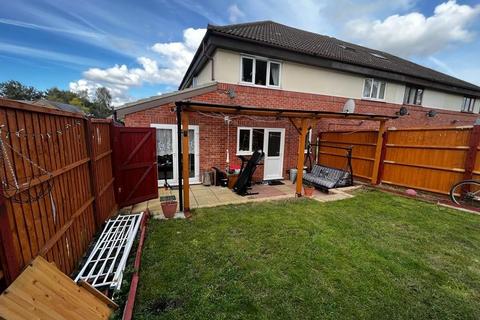 4 bedroom end of terrace house to rent, August End,  Reading,  RG30