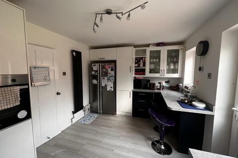 4 bedroom end of terrace house to rent, August End,  Reading,  RG30