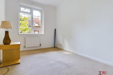 2 bedroom flat to rent, Leinster Gardens, London, W2 6DR