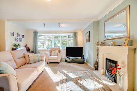 42 Bantock Gardens, Wolverhampton, WV3 9LL