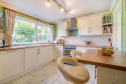 42 Bantock Gardens, Wolverhampton, WV3 9LL