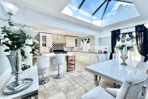 4 bedroom detached house for sale, Lower Dunton Road, Horndon-On-The-Hill, Stanford-Le-Hope