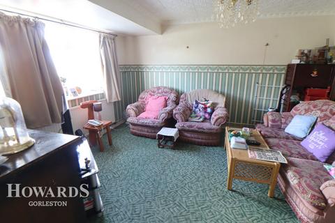 2 bedroom flat for sale, Oriel Avenue, Gorleston