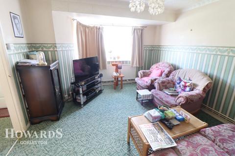 2 bedroom flat for sale, Oriel Avenue, Gorleston