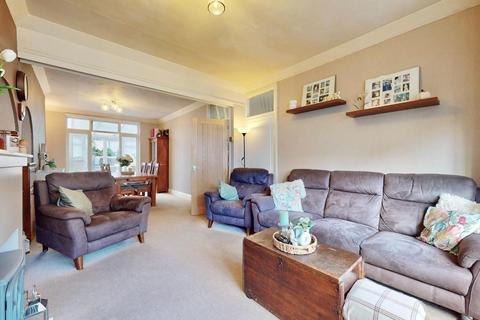 3 Mount Road, Dagenham, RM8 1NA