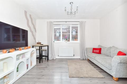 2 bedroom coach house for sale, Wainscott, Wainscott, Rochester, Kent