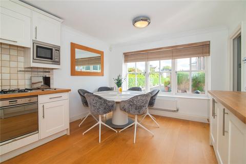 1 Abercorn Mews, Richmond, TW10 6BY