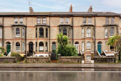 1 bedroom flat for sale, Gladstone Terrace, Brighton