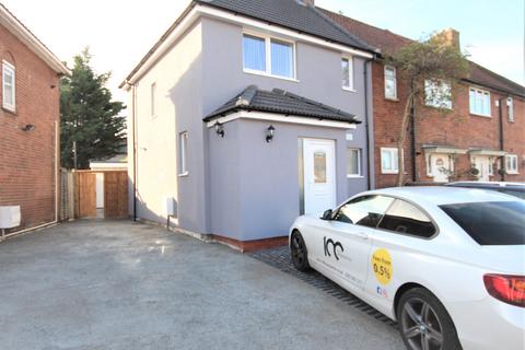 3 bedroom semi-detached house for sale, Broad Street, Dagenham