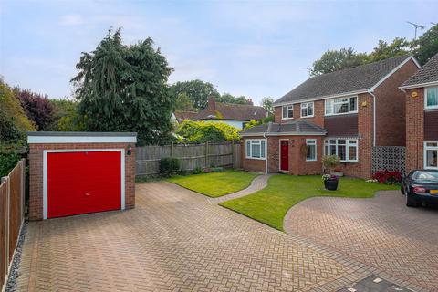 10 Benning Way, Wokingham, RG40 1XX