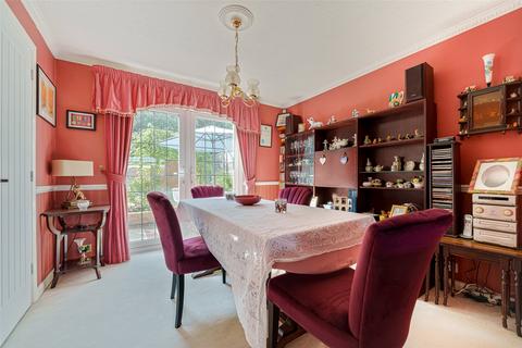 10 Benning Way, Wokingham, RG40 1XX