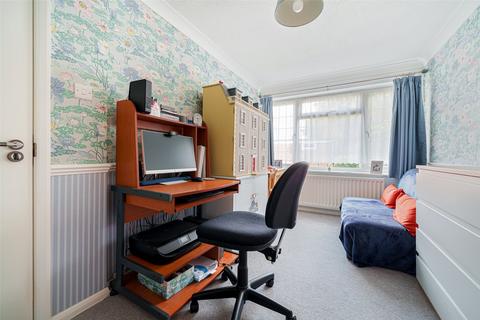 10 Benning Way, Wokingham, RG40 1XX
