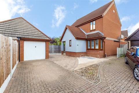 3 bedroom detached house for sale, Johnson Close, Wickford, Essex, SS12