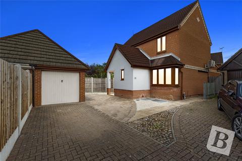 3 bedroom detached house for sale, Johnson Close, Wickford, Essex, SS12