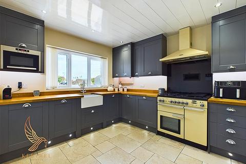 undefined, Askham Grove, Upton WF9