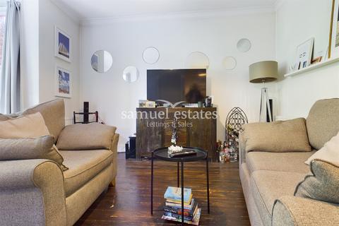 1 bedroom flat to rent, Culverden Road, London, SW12