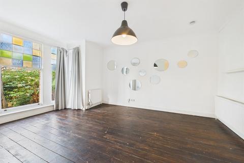 1 bedroom flat to rent, Culverden Road, London, SW12