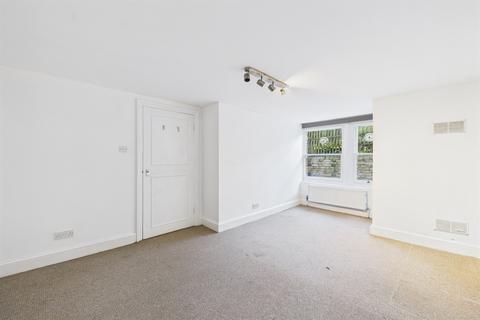 1 bedroom flat to rent, Culverden Road, London, SW12