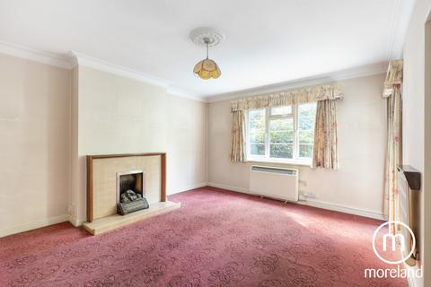 2 bedroom ground floor flat for sale, Garrick Park, London NW4