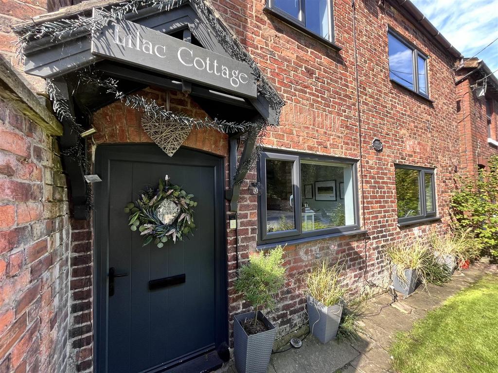 Morley Green Road, Wilmslow 3 bed semidetached house for sale £599,950