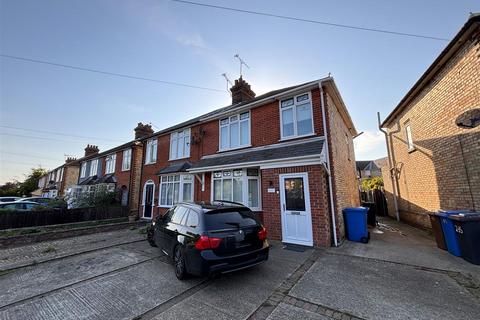 3 bedroom semi-detached house to rent, Sidegate Lane, Ipswich