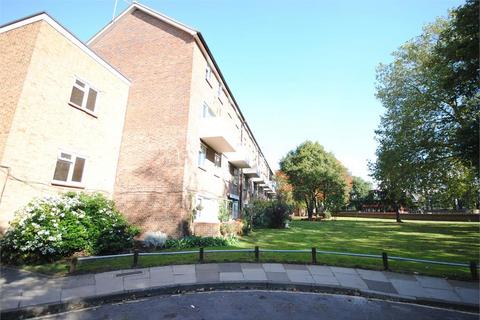 2 bedroom maisonette to rent, Haggard Road, Twickenham