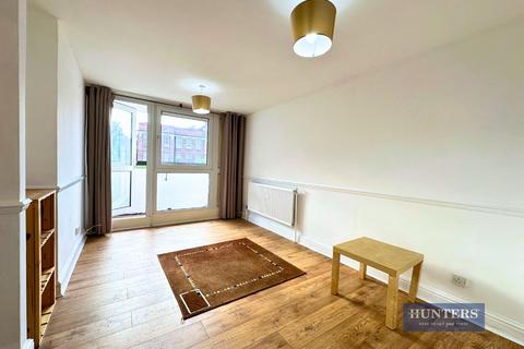 3 bedroom flat to rent, Haverstock Road, London