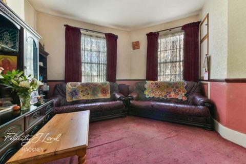 4 bedroom semi-detached house for sale, Warneford Street, Hackney, E9