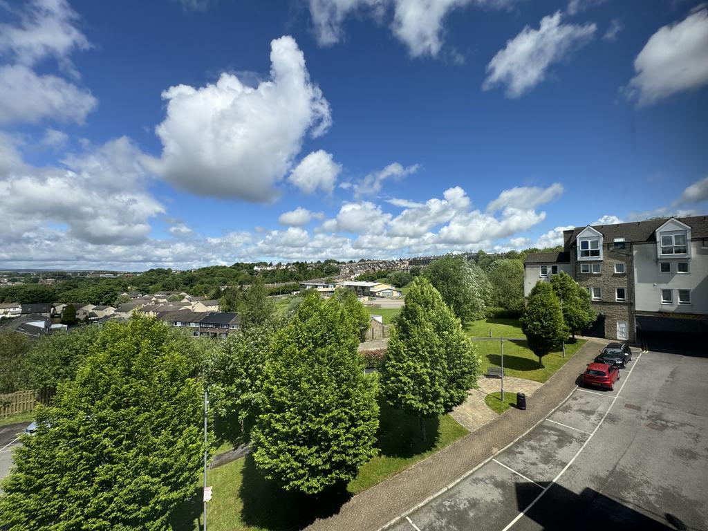 Lunar Apartments, Otley Road... 1 bed flat to rent £595 pcm (£137 pw)