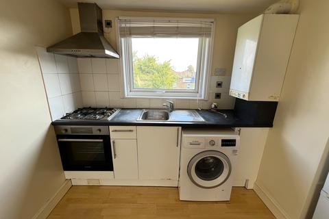 1 bedroom flat to rent, Wellwood Road, Ilford IG3