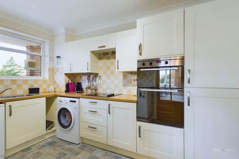 2 bedroom flat for sale, Blackwater Road, Eastbourne