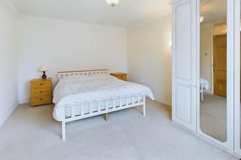 2 bedroom flat for sale, Blackwater Road, Eastbourne