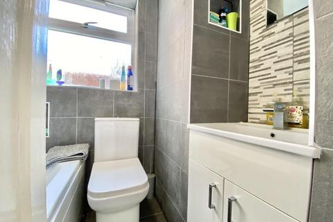 2 bedroom maisonette for sale, Willow Tree Lane, Hayes