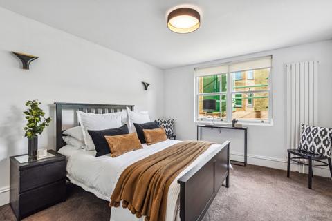 1 bedroom apartment for sale, Nevern Square, Earls Court, London, SW5