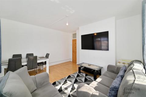 4 bedroom flat for sale, Saltwell Street, London, E14