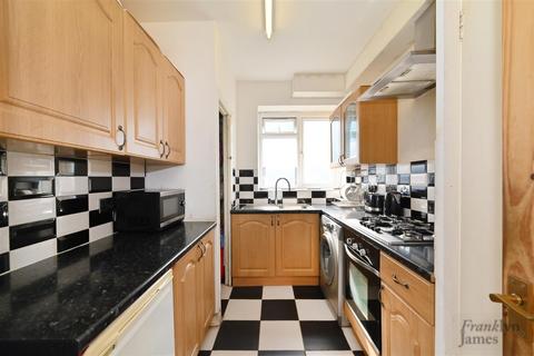 4 bedroom flat for sale, Saltwell Street, London, E14