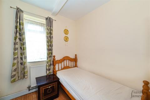 4 bedroom flat for sale, Saltwell Street, London, E14