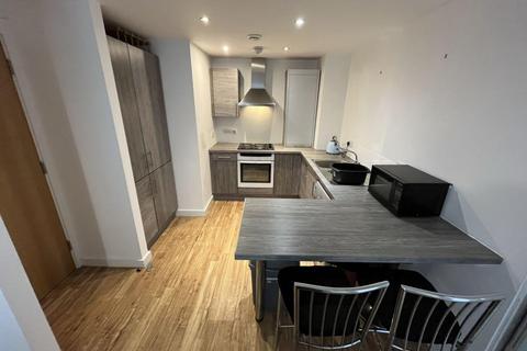 2 bedroom flat to rent, Sharp Street, Manchester M4