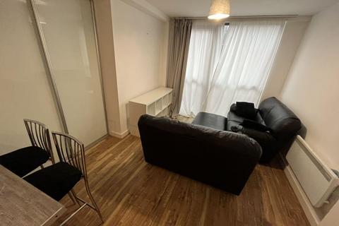 2 bedroom flat to rent, Sharp Street, Manchester M4