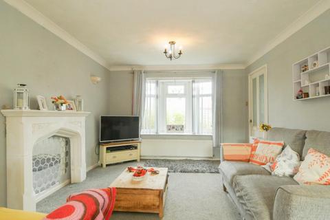 2 bedroom end of terrace house for sale, Rossefield Approach, Leeds