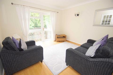 2 bedroom flat to rent, Woodlea Court, Alwoodley, Leeds