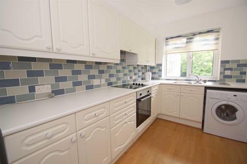 2 bedroom flat to rent, Woodlea Court, Alwoodley, Leeds