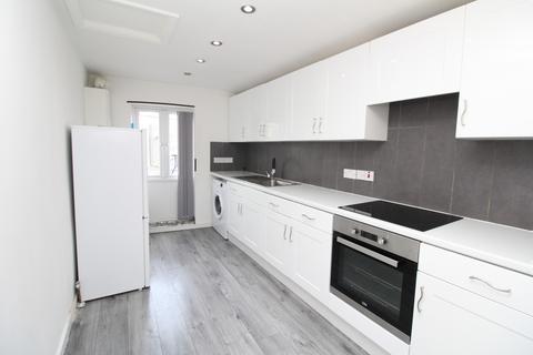 1 bedroom flat to rent, Evelina Road, Nunhead, SE15