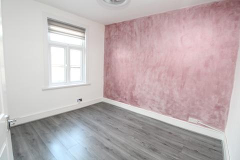 1 bedroom flat to rent, Evelina Road, Nunhead, SE15