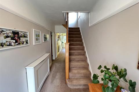 16 Forest Road, Heswall, Wirral, CH60 5SW