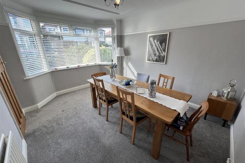16 Forest Road, Heswall, Wirral, CH60 5SW