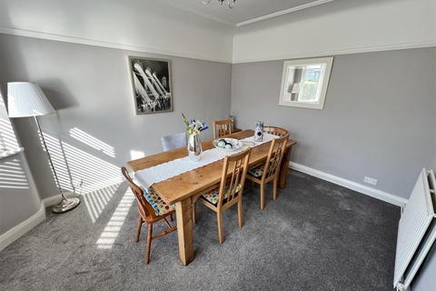 16 Forest Road, Heswall, Wirral, CH60 5SW