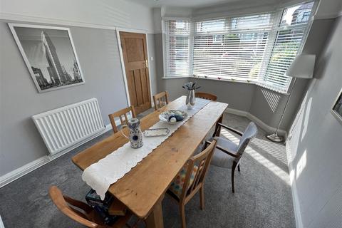 16 Forest Road, Heswall, Wirral, CH60 5SW