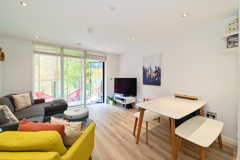 1 bedroom flat for sale, Chorley Court, London E14