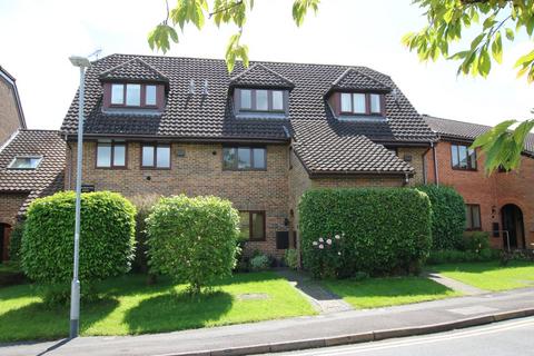 2 bedroom maisonette for sale, Wiltshire Drive, Wokingham, RG40